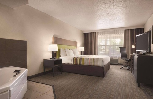 Cottage Grove Hotel | Country Inn & Suites by Radisson, Cottage Grove, MN