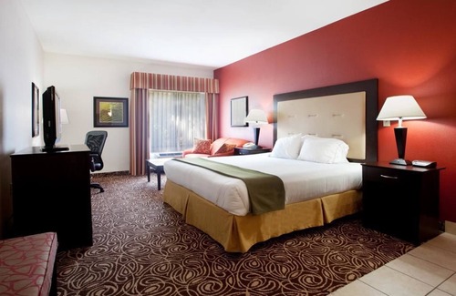 Garden City Hotel | Country Inn & Suites by Radisson, Murrells Inlet, SC