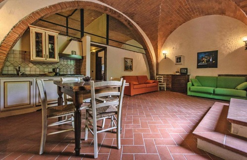 Capannoli Apartment | Country House in Tuscany with Pool and Olive Grove