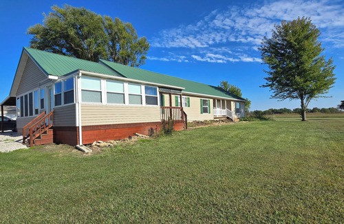 Coffey County House | Country living with ample space less than 5 minutes from Burlington