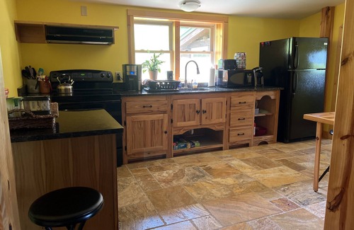 Lynnville Cabin | Country log cabin in beautiful middle Tennessee