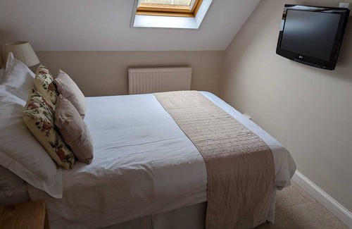 Ablington Cottage | Courtyard 2 BED 1 BATH Cottage