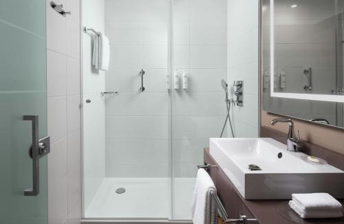 Issy-les-Moulineaux Hotel | Courtyard by Marriott Paris Porte de Versailles