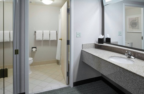 Venable Hotel | Courtyard by Marriott Charlottesville University Medical Ctr