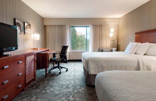 Fairlawn Hotel | Courtyard by Marriott Akron Fairlawn