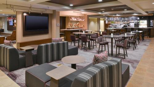 Matthews Hotel | Courtyard by Marriott Charlotte Matthews