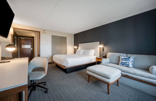 Northeast Columbus Hotel | Courtyard by Marriott Columbus Airport