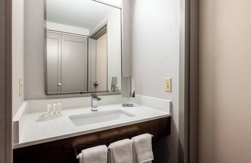 Northeast Columbus Hotel | Courtyard by Marriott Columbus Airport