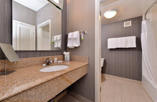 Northwest Dallas Hotel | Courtyard by Marriott Dallas Northwest