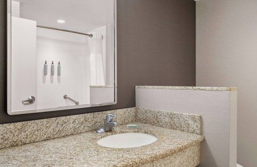 Evansville Hotel | Courtyard by Marriott Evansville East