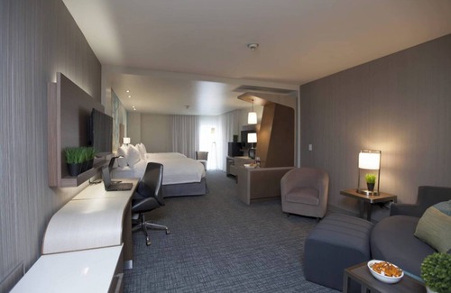 Spring Hotel | Courtyard by Marriott Houston City Place