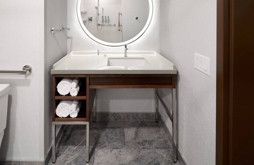 Laval-des-Rapides Hotel | Courtyard By Marriott Montreal Laval