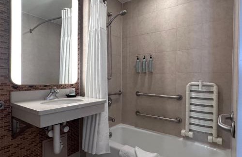 Hudson Square Hotel | Courtyard by Marriott New York Manhattan/Soho