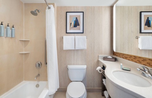 Hudson Square Hotel | Courtyard by Marriott New York Manhattan/SoHo