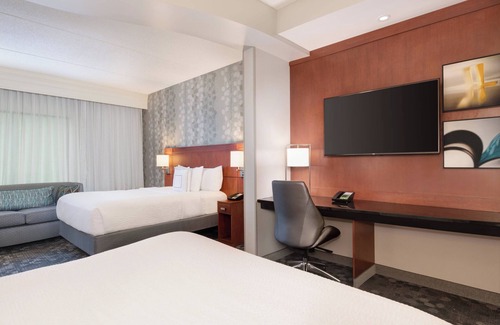 Strabane Hotel | Courtyard by Marriott Pittsburgh Washington/Meadow Lands