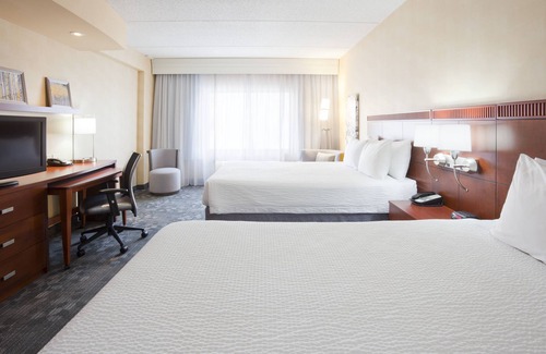 Maple Grove Hotel | Courtyard by Marriott Minneapolis Maple Grove/Arbor Lakes