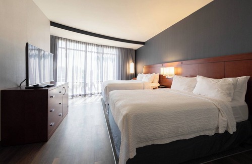 Norwood Hotel | Courtyard Cincinnati Midtown/Rookwood