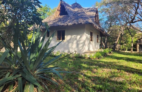 Shimoni House | Cove House House 60 m2 Creekside Indian Ocean