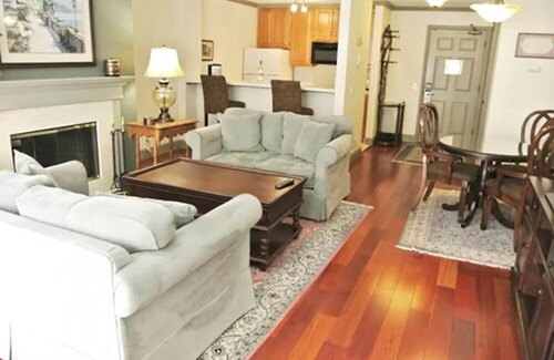Cow Hollow Hotel | Cow Hollow Inn & Suites