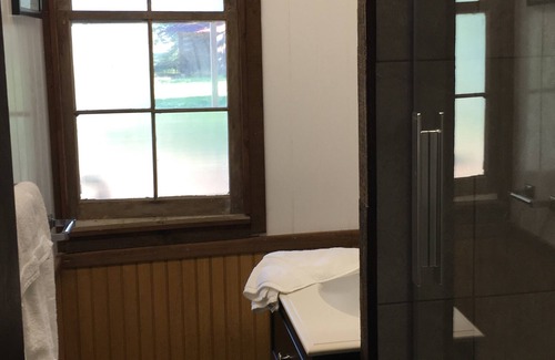 Centre Cabin | Cowan Creek Resort