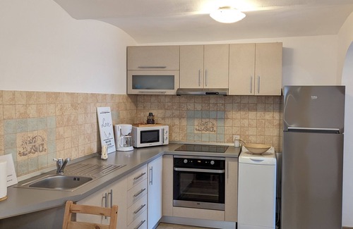 Brasov City Centre Apartment | Cozy 1 Bdr apartment, in the heart of the old city! Brasov's Best; sleeps four.