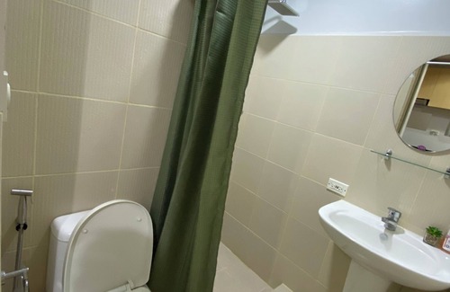 Project 8 Condo | Cozy 1-bedroom condo with AC, WiFi in charming Quezon City