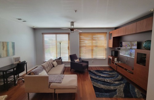 West End Condo | Cozy 1-bedroom condo 5 miles from Downtown Atlanta with WiFi and Fitness room