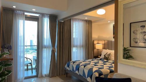 Bonifacio Global City Apartment | Cozy 1 bedroom condo in Uptown BGC