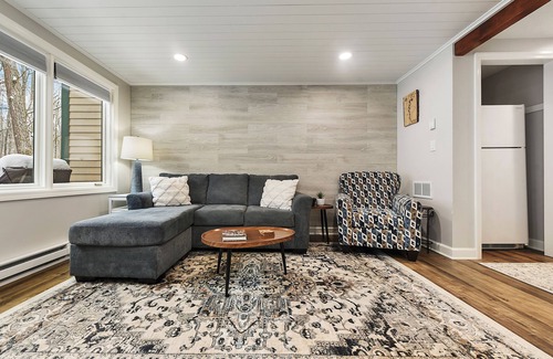 Farmington Condo | Cozy 1 bedroom condo nestled in the heart of The Laurel Highlands.