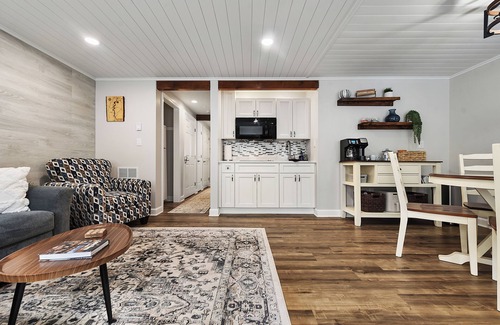 Farmington Condo | Cozy 1 bedroom condo nestled in the heart of The Laurel Highlands.