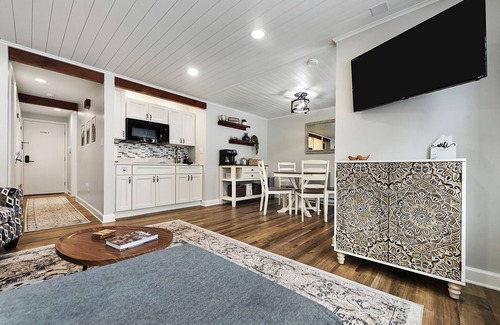 Farmington Condo | Cozy 1 bedroom condo nestled in the heart of The Laurel Highlands.