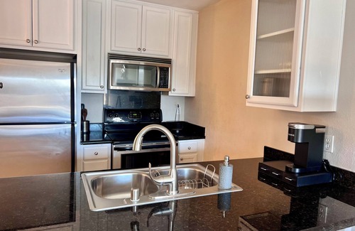 College East Condo | Cozy 1-bedroom condo in marvelous San Diego with WiFi, fitness room