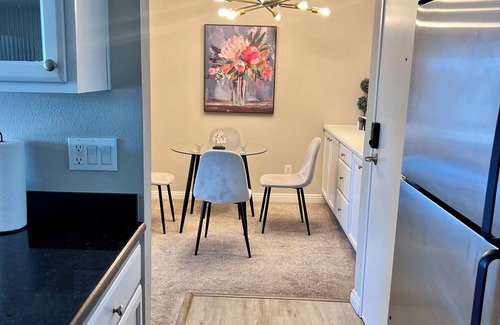 College East Condo | Cozy 1-bedroom condo in marvelous San Diego with WiFi, fitness room