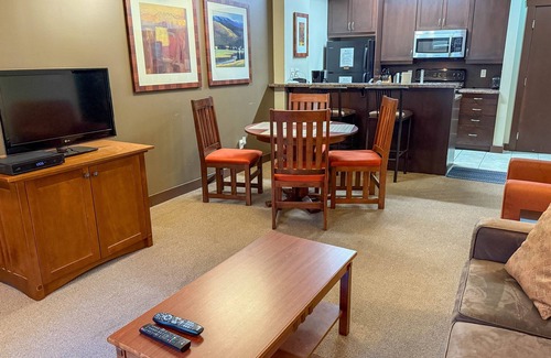 East Kootenay Condo | Cozy 1 Bedroom | Fitness Centre & Steam Room