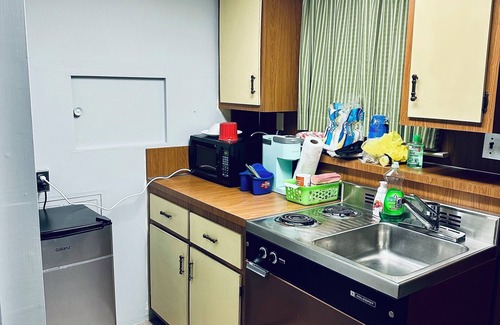 North Babylon House | Cozy 1-bedroom house in tranquil North Babylon with WiFi, AC