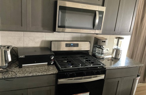 Clodine House | Cozy 1-bedroom house with fitness room, WiFi in welcoming Richmond