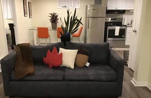 Randle Highlands Apartment | Cozy 1 bedroom suite with jet tub near US capitol!