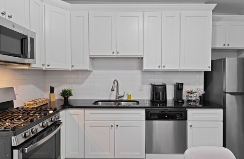 Jersey City House | Cozy 1 Fam Home - 10 mins NYC
