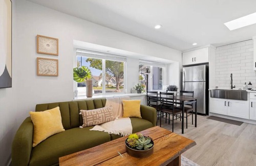 Garden Grove Apartment | Cozy 1bd 1ba Sleeps 3 Close to Disney