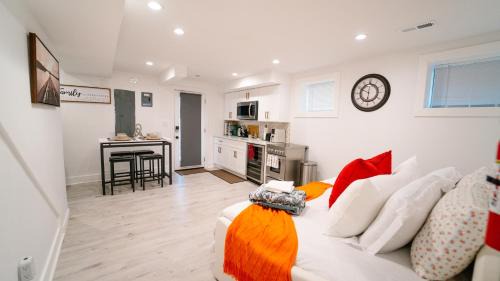 Park View House | Cozy 1BR 1BA Retreat - Private Basement in DC!