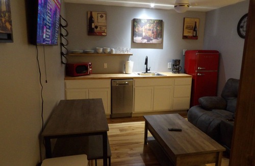 Nitro Apartment | Cozy 1BR Apt in Nitro, WV. Ideal for solo traveler, couples, or business guests