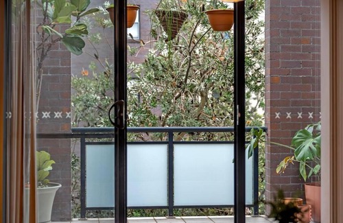 Waterloo Apartment | Cozy 1BR Apt Waterloo 3 Guests