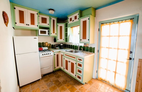 Port Isabel Apartment | Cozy 1BR Getaway/Poolside Hideout in Historic Port Isabel