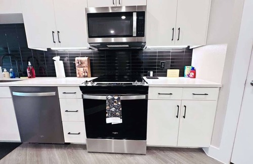 McNeil Apartment | Cozy 1BR Near Domain Pool &Gym