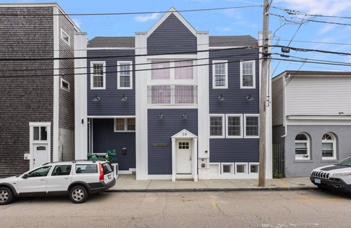 Off Broadway Apartment | Cozy 1BR Suite with Parking!