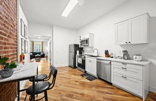 Shelby Park Apartment | Cozy 1st-Floor Flat 2BR Backyard Free Parking