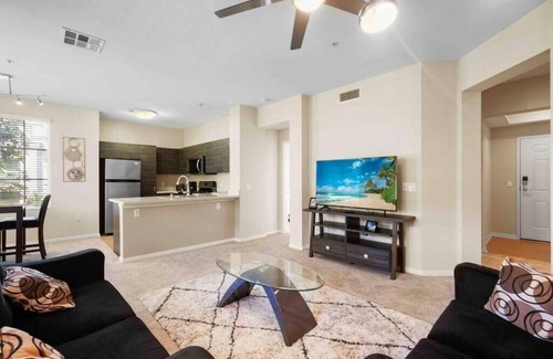 Anaheim Resort Apartment | Cozy 2-BD/2BA Apt! 5Mins to Disney! Angel stadium! Honda Center! The Outlets!