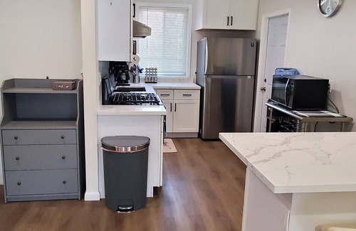 Concord House | Cozy 2 bdr unit in the center of East bay