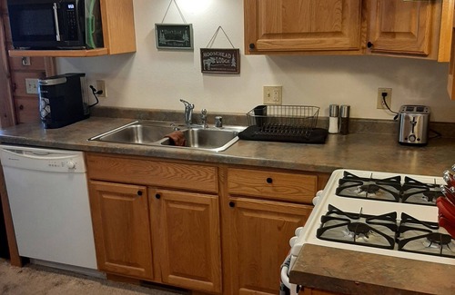 Warrens Cabin | Cozy 2 Bed 2 Bath Cabin located next to Three Bears Resort in Warrens Wisconsin