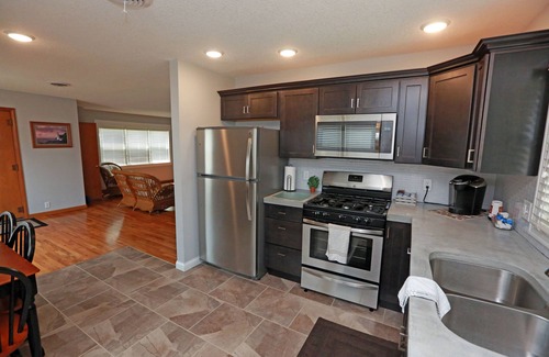 Celina House | Cozy 2 Bedroom, 1 Bath House With Walking Distance To The Lake